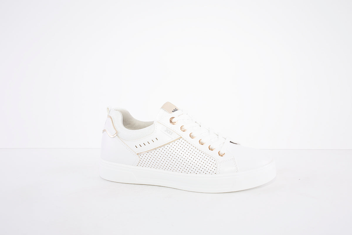 XTI - 44319 FLAT LACED FASHION SHOE - WHITE