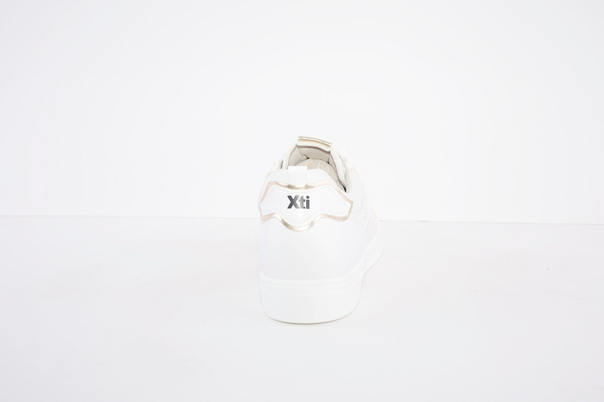 XTI - 44319 FLAT LACED FASHION SHOE - WHITE