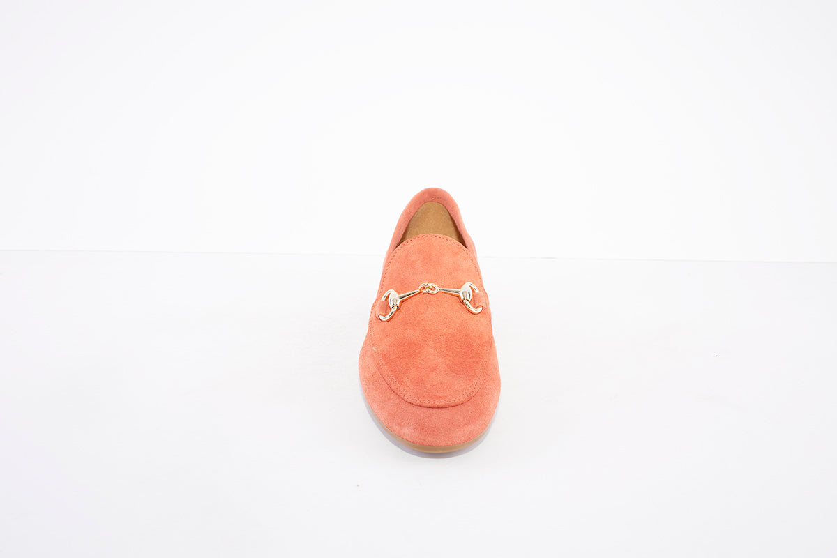 MARIA JAEN - 4023 FLAT LOAFER WITH GOLD CHAIN DETAIL - ORANGE SUEDE