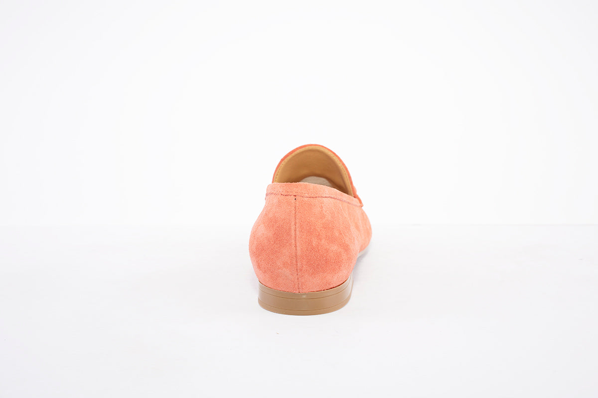 MARIA JAEN - 4023 FLAT LOAFER WITH GOLD CHAIN DETAIL - ORANGE SUEDE