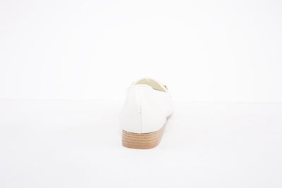 MARIA JAEN - 4023 FLAT LOAFER WITH GOLD CHAIN DETAIL - CREAM LEATHER
