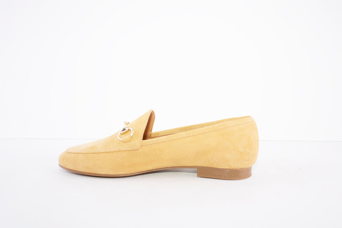 MARIA JAEN - 4023 FLAT LOAFER WITH GOLD CHAIN DETAIL - YELLOW SUEDE