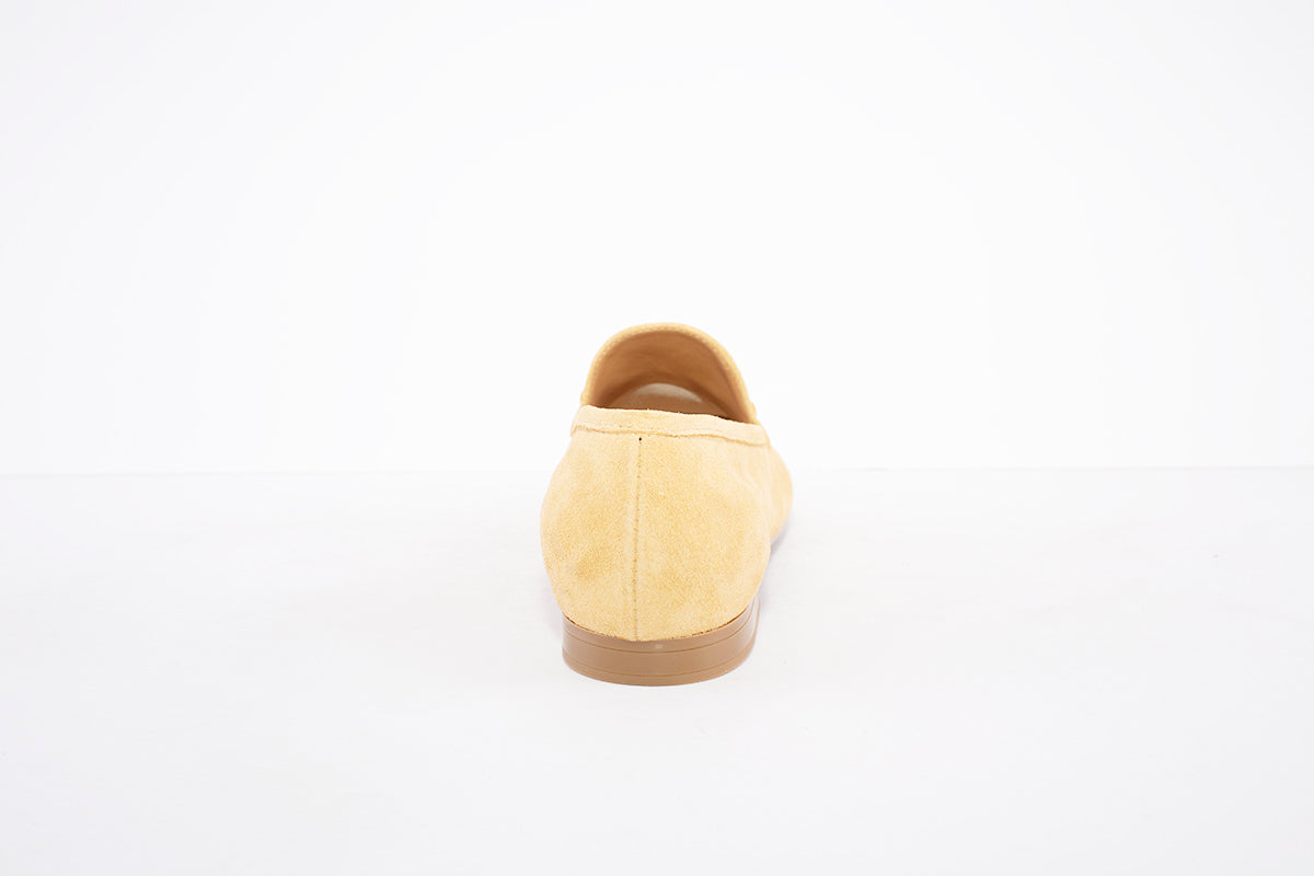 MARIA JAEN - 4023 FLAT LOAFER WITH GOLD CHAIN DETAIL - YELLOW SUEDE