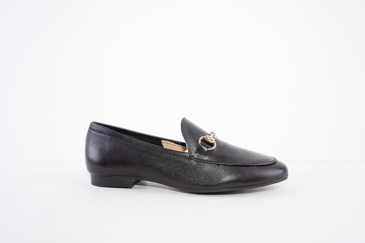 MARIA JAEN - 4023 FLAT LOAFER WITH GOLD CHAIN DETAIL - BLACK LEATHER