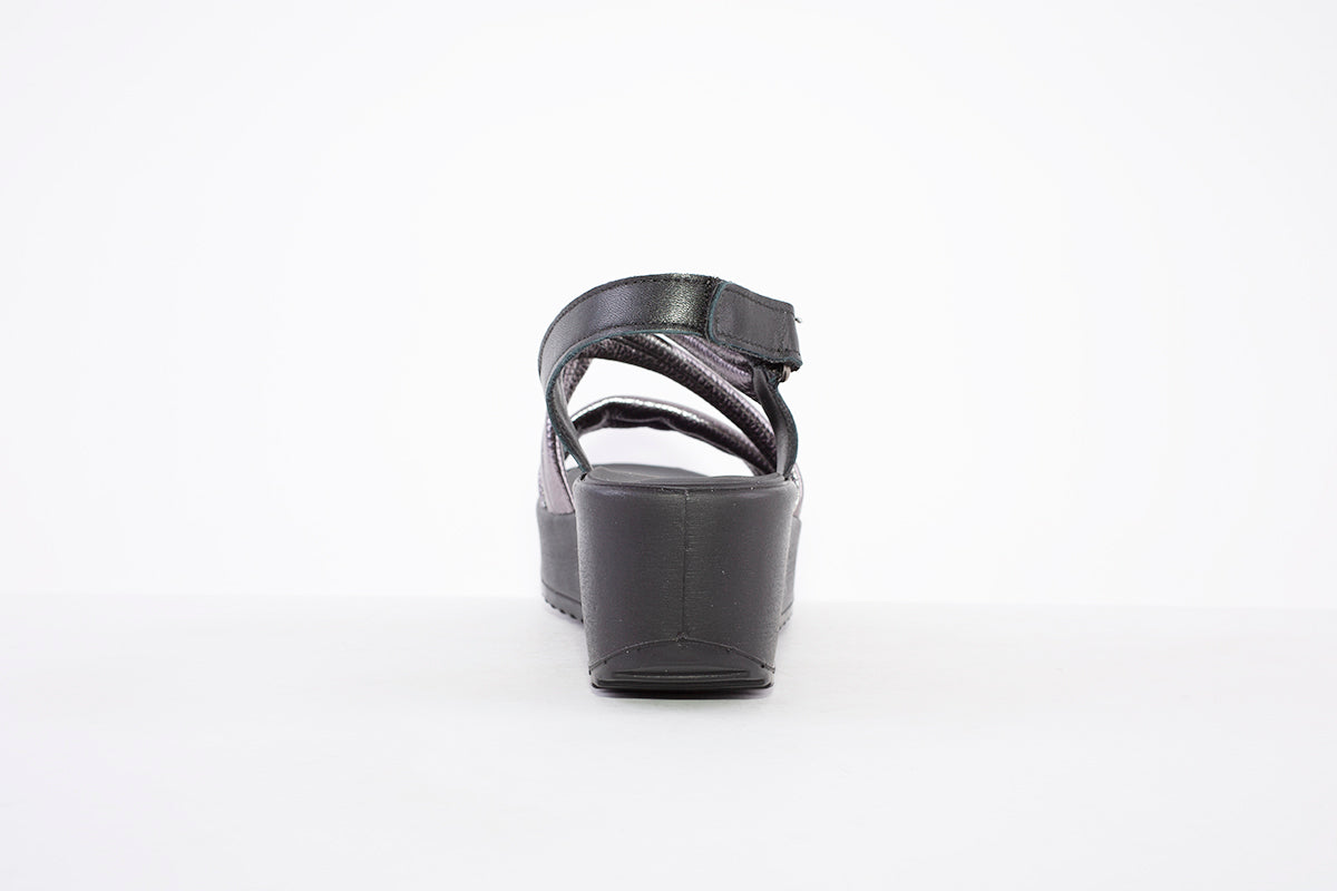 IMAC - 157250 MEDIUM WEDGE FASHIN STRAP SANDAL - PEWTER/BLACK