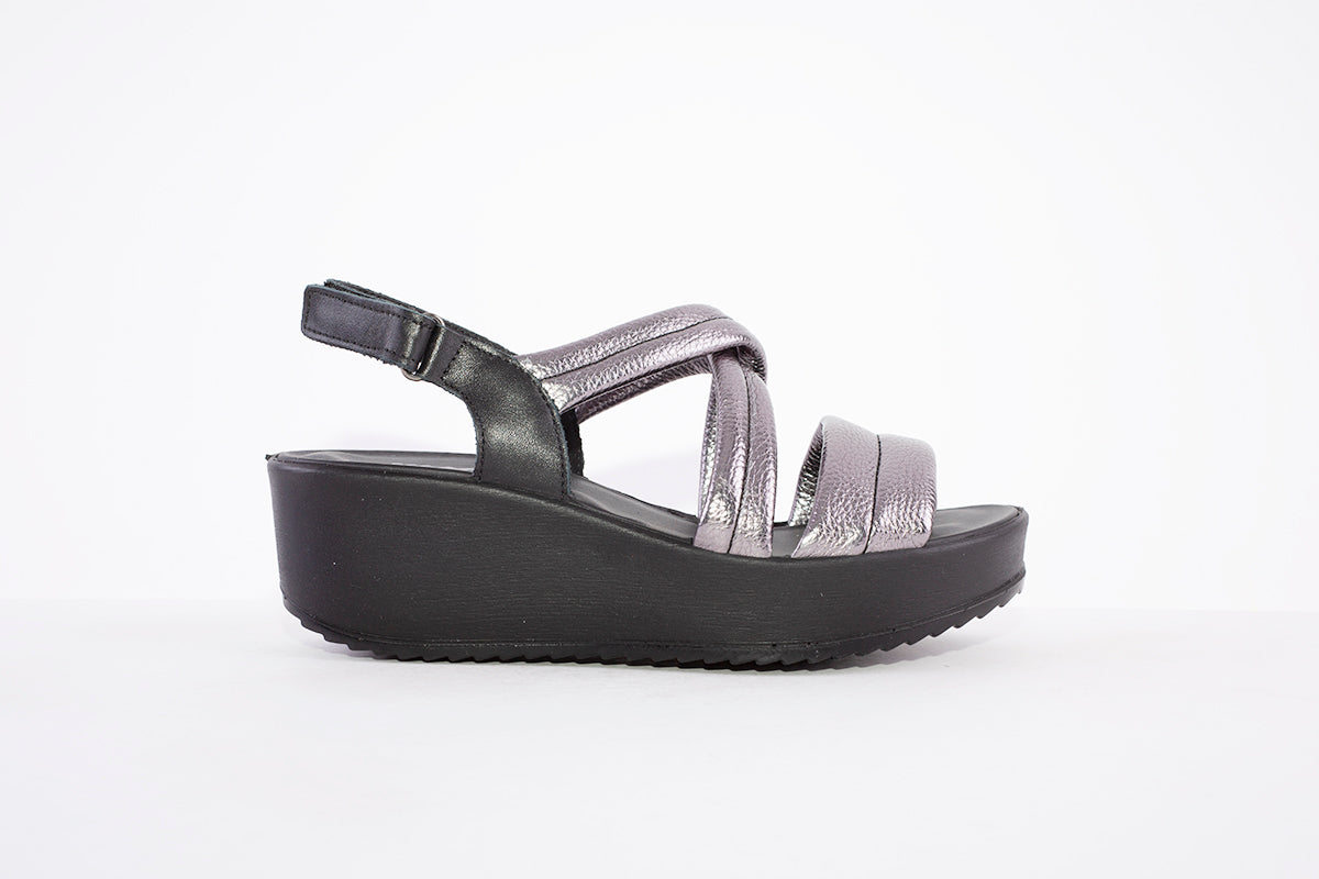 IMAC - 157250 MEDIUM WEDGE FASHIN STRAP SANDAL - PEWTER/BLACK