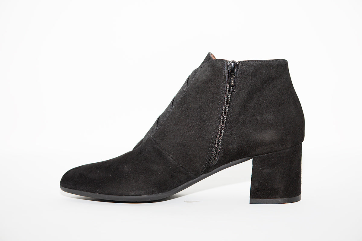 BRENDA ZARO - Navy Suede Block Heel Ankle Boot