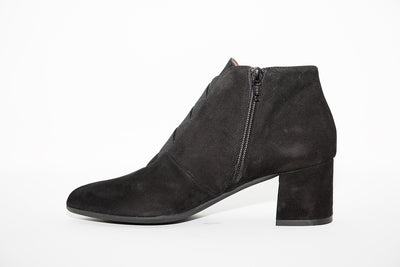 BRENDA ZARO - Navy Suede Block Heel Ankle Boot