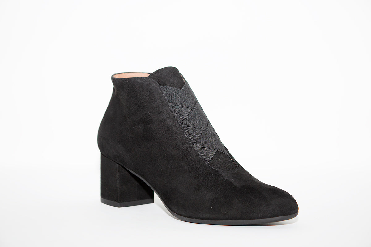 BRENDA ZARO - Navy Suede Block Heel Ankle Boot