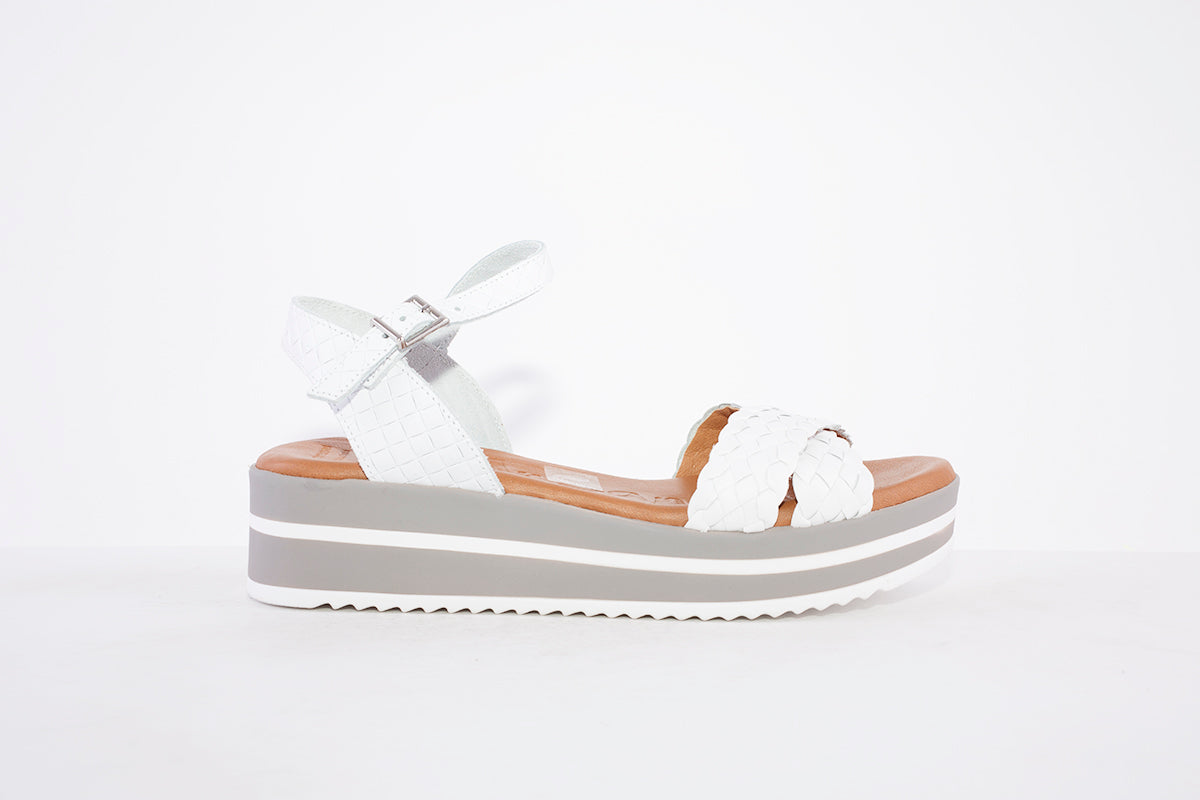 OH MY SANDALS - 5002 PLATFORM WEDGE BUCKLE STRAP FASHION SANDAL - WHITE