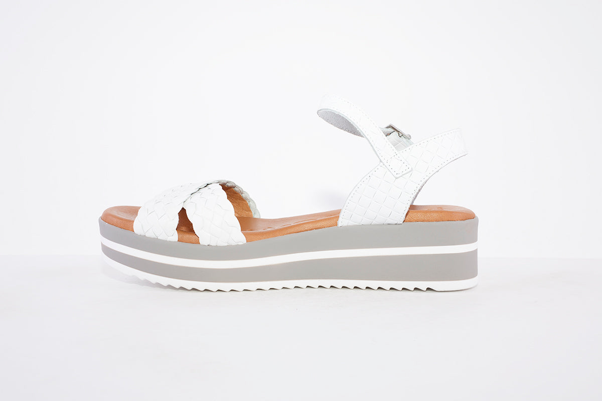 OH MY SANDALS - 5002 PLATFORM WEDGE BUCKLE STRAP FASHION SANDAL - WHITE