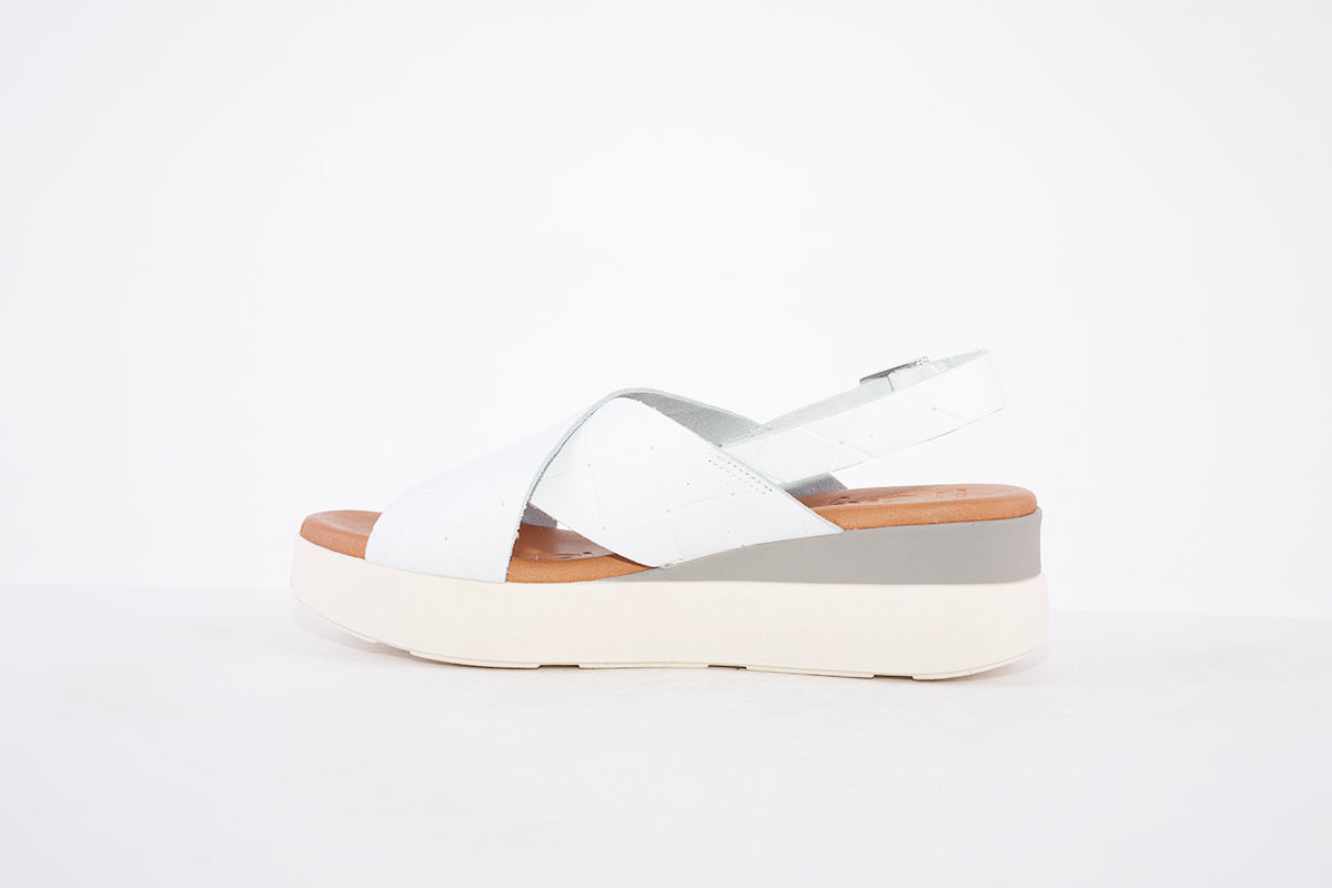 OH MY SANDALS- 4997 PLATFORM WEDGE BUCKLE STRAP FASHION SANDAL - WHITE