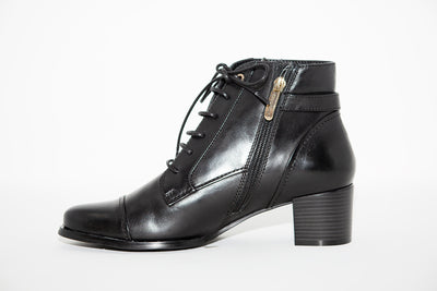 REGARDE LE CIEL - JOLENE LOW HEEL LACE ANKLE BOOT - BLACK