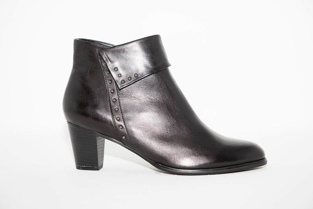 REGARDE LE CIEL - SONIA-23 MEDIUM HEEL ANKLE BOOT - BLACK