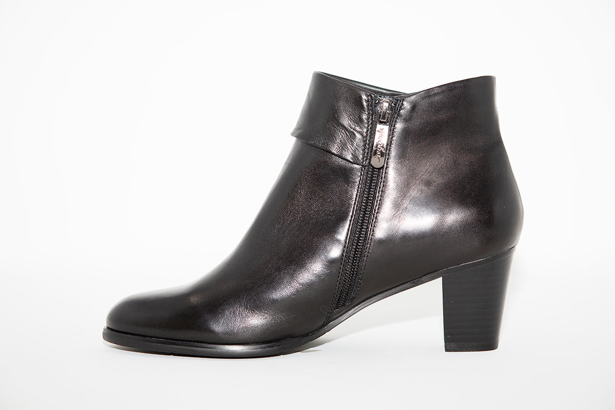 REGARDE LE CIEL - SONIA-23 MEDIUM HEEL ANKLE BOOT - BLACK