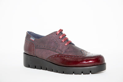 CALLAGHAN - 89813 LACED WEDGE COMFORT SHOE - WINE