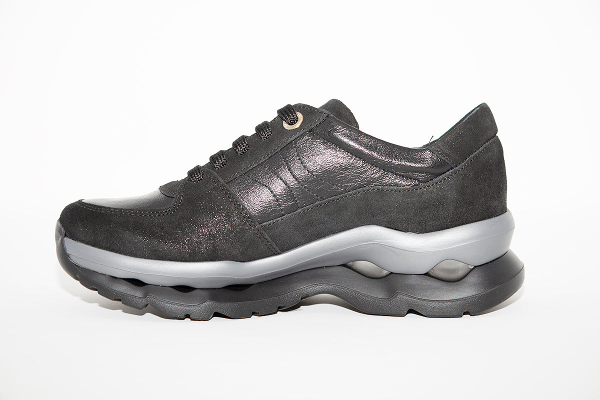 CALLAGHAN - 18803 Black Sole Adaptable Sneaker