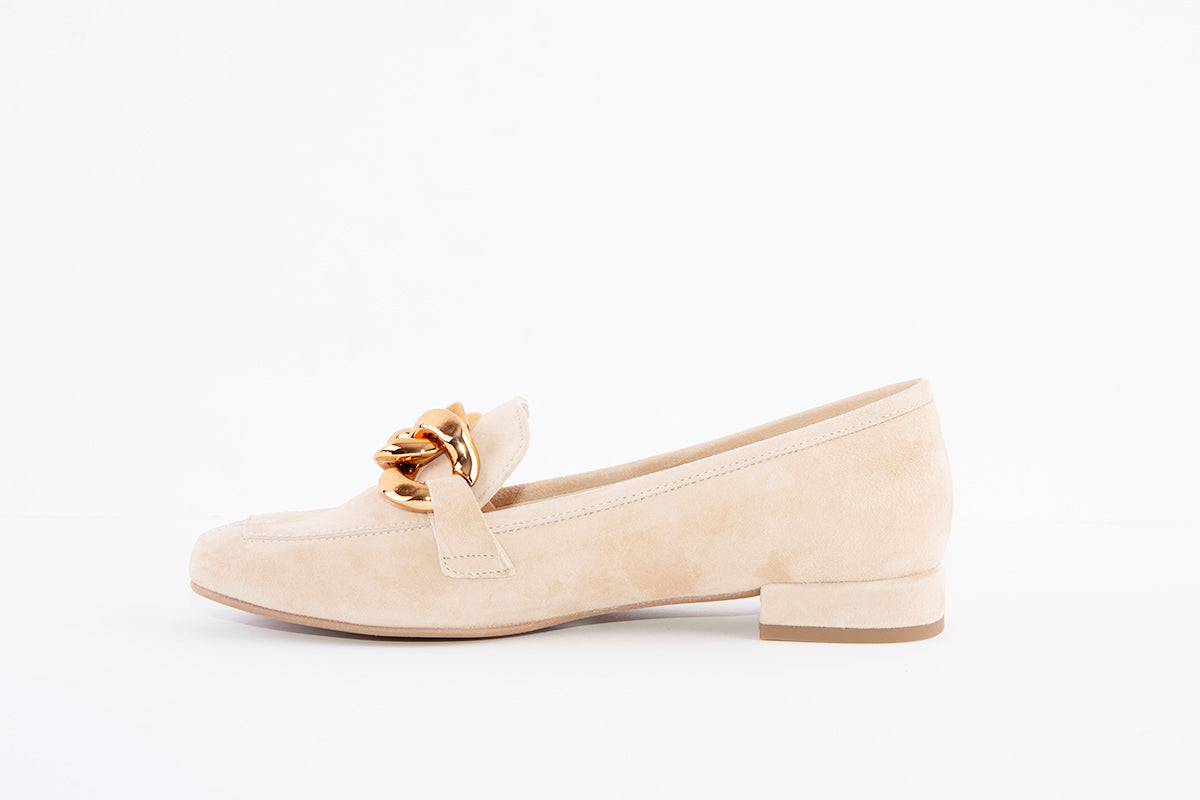 MARIAN - 25306 FLAT LOAFER WITH CHAIN DETAIL - BEIGE SUEDE