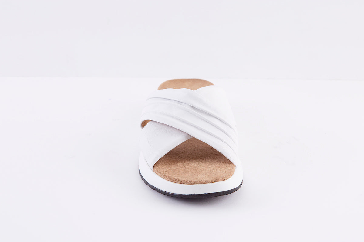 CAPRICE - 27206-160 FLAT FASHION MULE - WHITE
