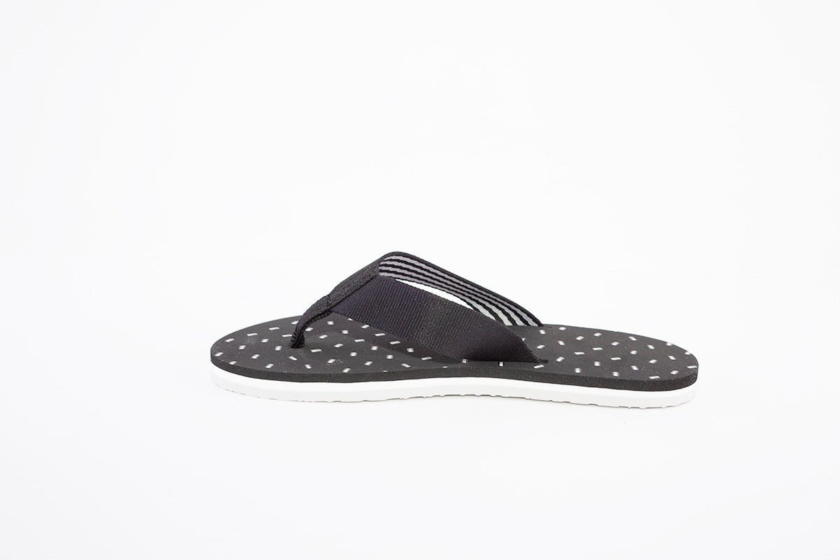 TOMMY HILFIGER -  FLAGS FLAT BEACH TOE-POST MULE - BLACK