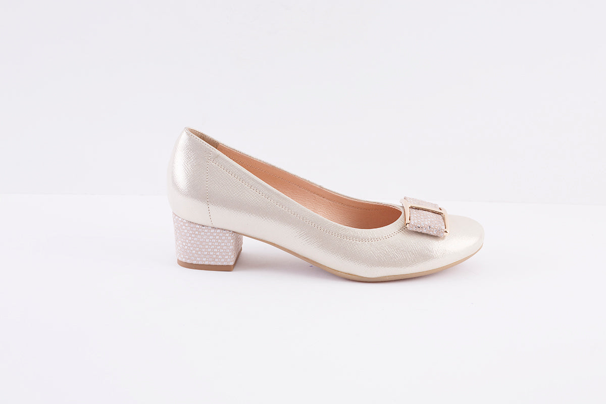 BIOECO - 5632 LOW HEEL COURT SHOE - GOLD