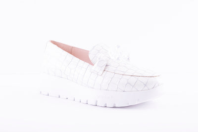 WONDERS - PATENT LEATHER CHAIN MOCCASIN - WHITE