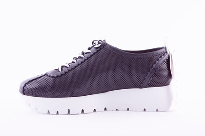 WONDERS - Sneaker in perforated leather (Black)