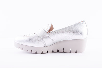WONDERS - 33208 LOW WEDGE SLIP ON SHOE - SILVER METALLIC