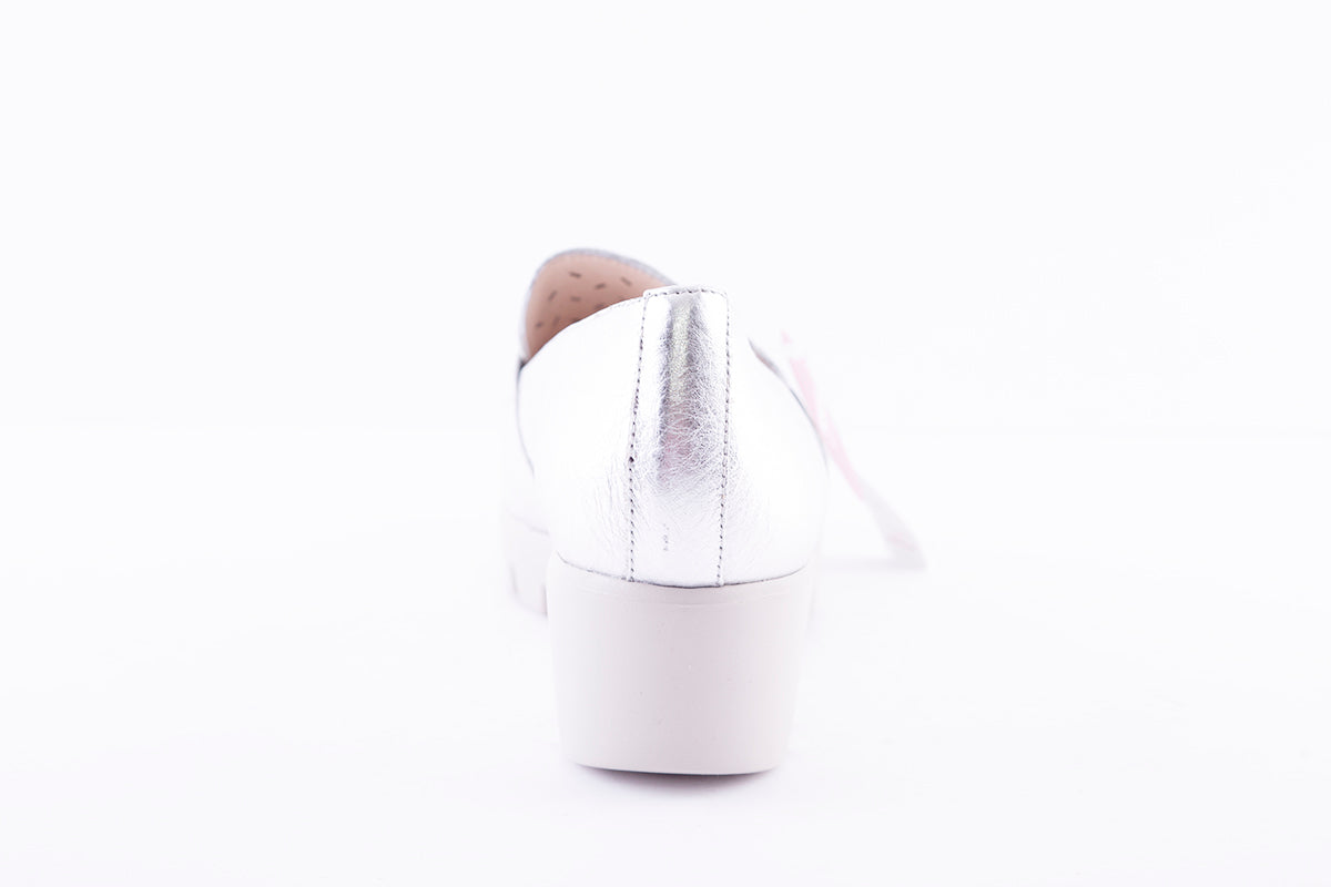 WONDERS - 33208 LOW WEDGE SLIP ON SHOE - SILVER METALLIC