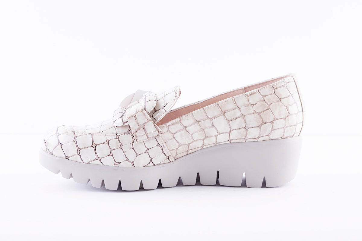 WONDERS - C-33244 WEDGE SLIP-ON SHOE - BEIGE PATENT