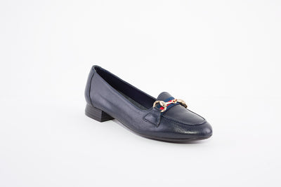 MARIA JAEN - 4004 FLAT LOAFER WITH GOLD CHAIN DETAIL - NAVY LEATHER