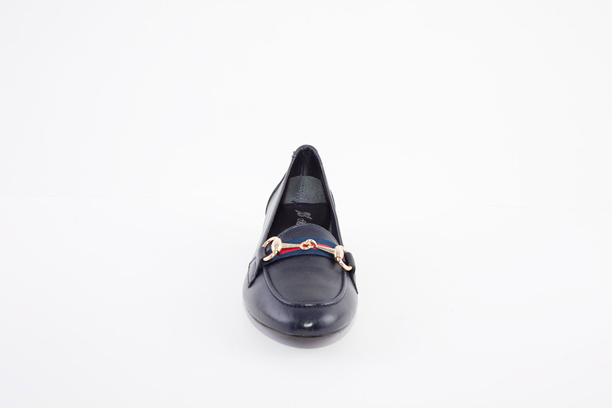 MARIA JAEN - 4004 FLAT LOAFER WITH GOLD CHAIN DETAIL - NAVY LEATHER