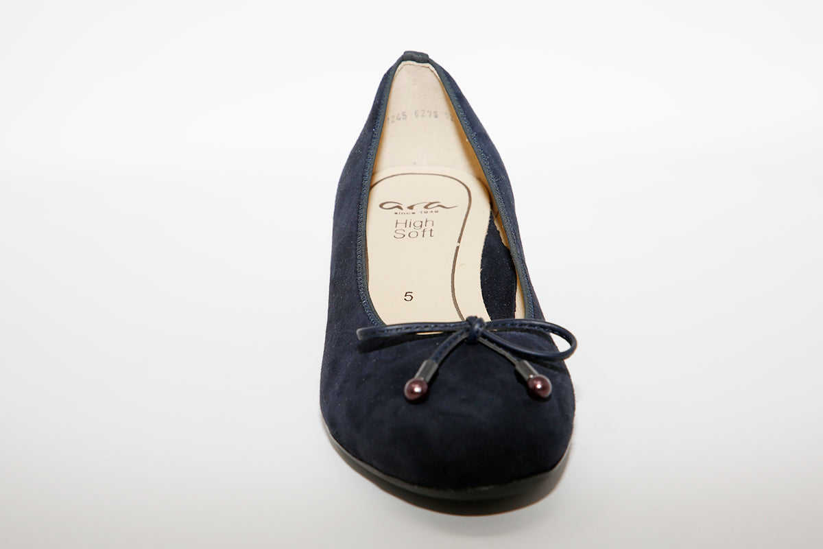 ARA - LOW HEEL COURT SHOE - NAVY SUEDE