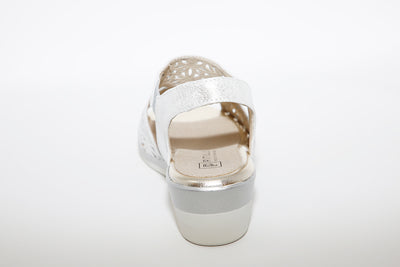 PITILLOS - 6010 LOW WEDGE SANDAL - SILVER