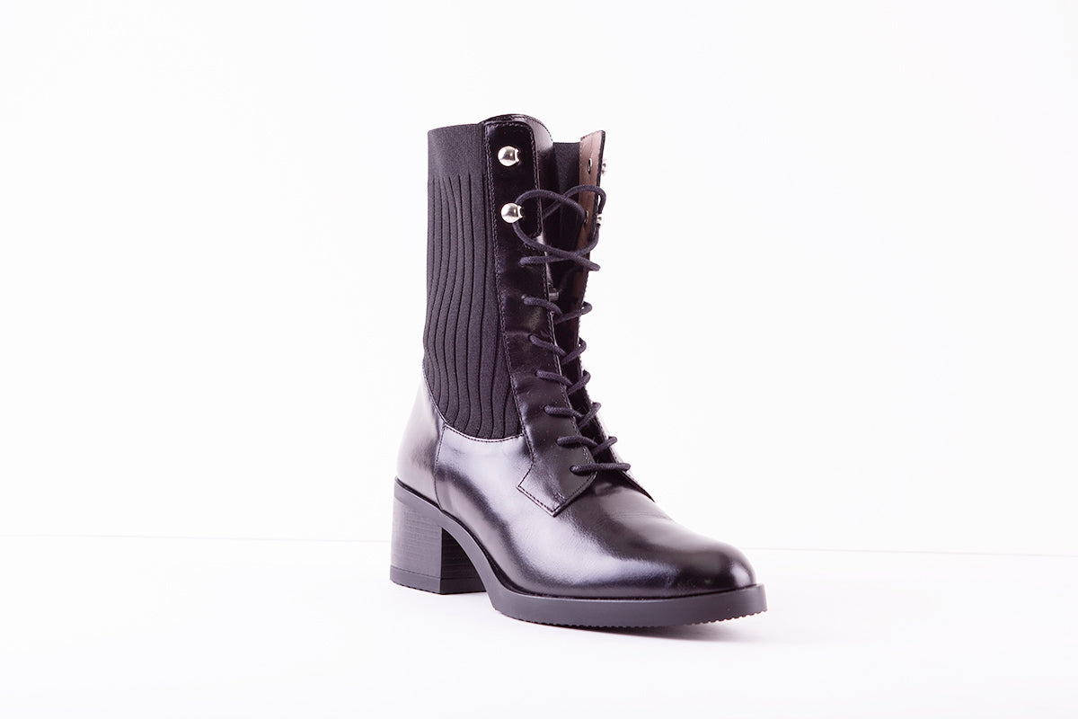 WONDERS G-6206 3/4 LENGTH LACED BOOT - BLACK LEATHER