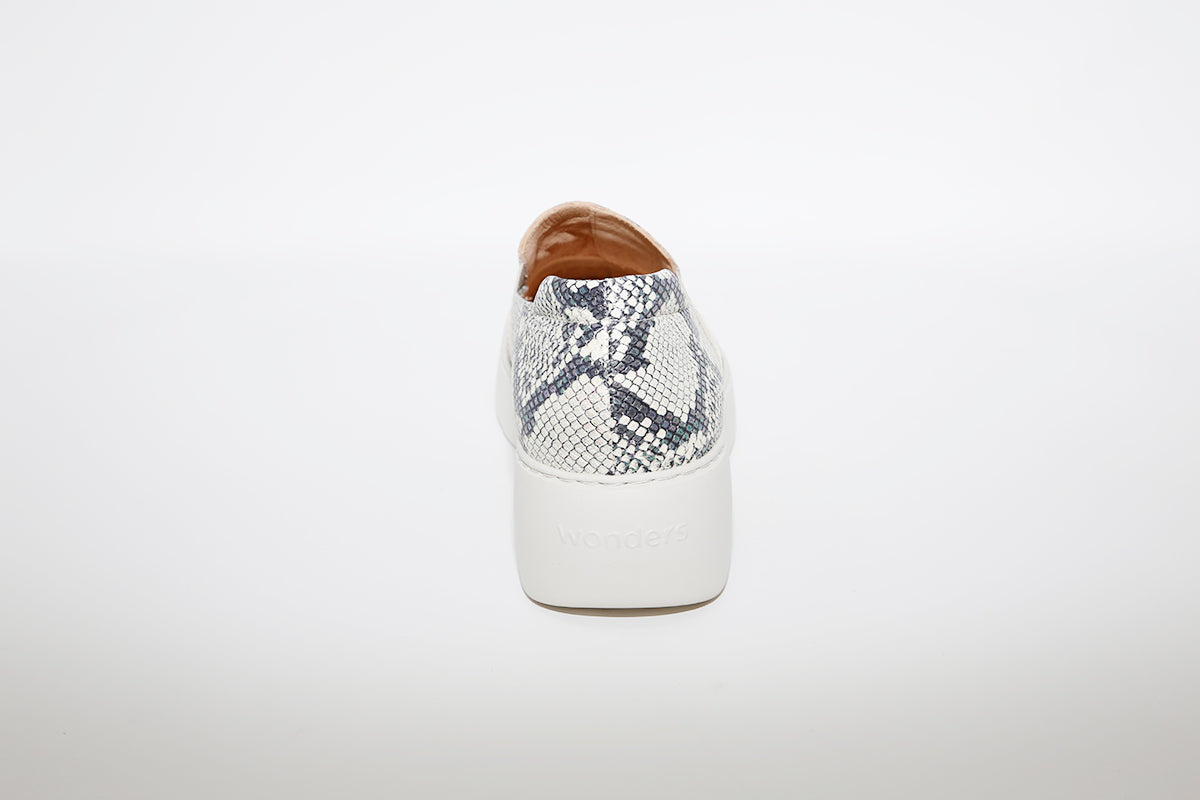 WONDERS - A-8352 LOW WEDGE SLIP-ON SHOE - BEIGE SNAKEPRINT