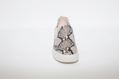 WONDERS - A-8352 LOW WEDGE SLIP-ON SHOE - BEIGE SNAKEPRINT