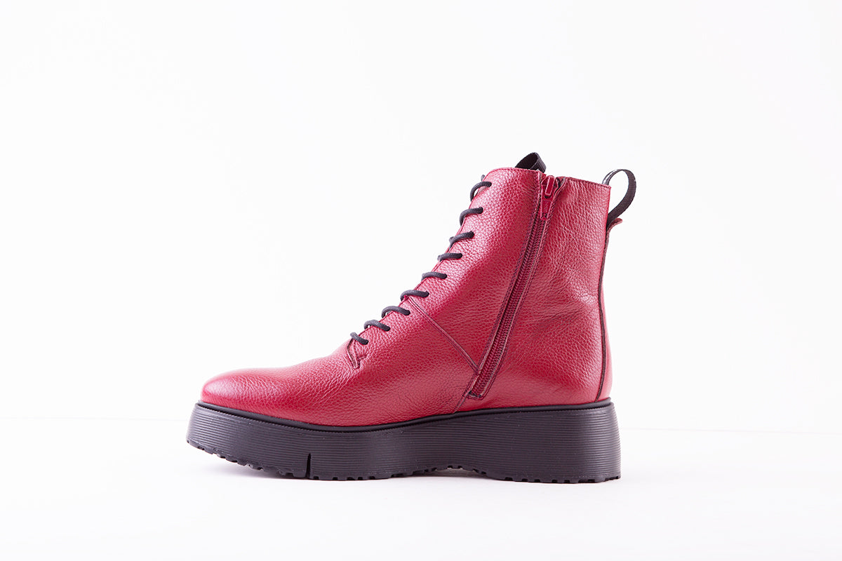 WONDERS A-9350 LACED WEDGE ANKLE BOOT WITH SIDE ZIP - RED LEATHER