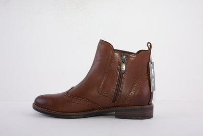 MARCO TOZZI - 25365-300 FLAT CHELSEA BOOT - CHESTNUT