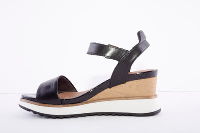 TAMARIS - MEDIUM WEDGE SANDAL - BLACK LEATHER