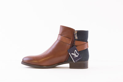 CAPRICE - 25330-387 FLAT ANKLE BOOT - TAN/NAVY