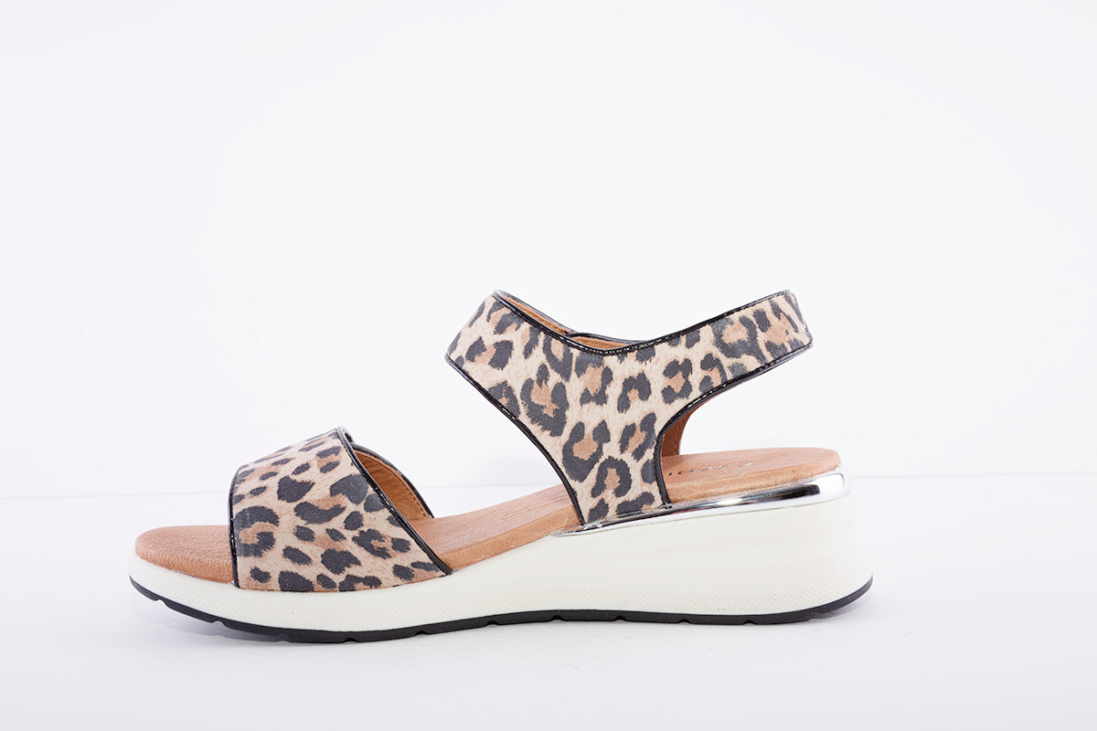 CAPRICE - LOW WEDGE VELCRO SANDAL - LEOPARD PRINT