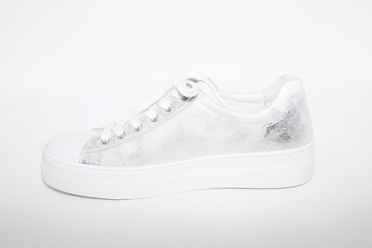 NeroGiardini - Laced Leather Sneakers - Silver/White