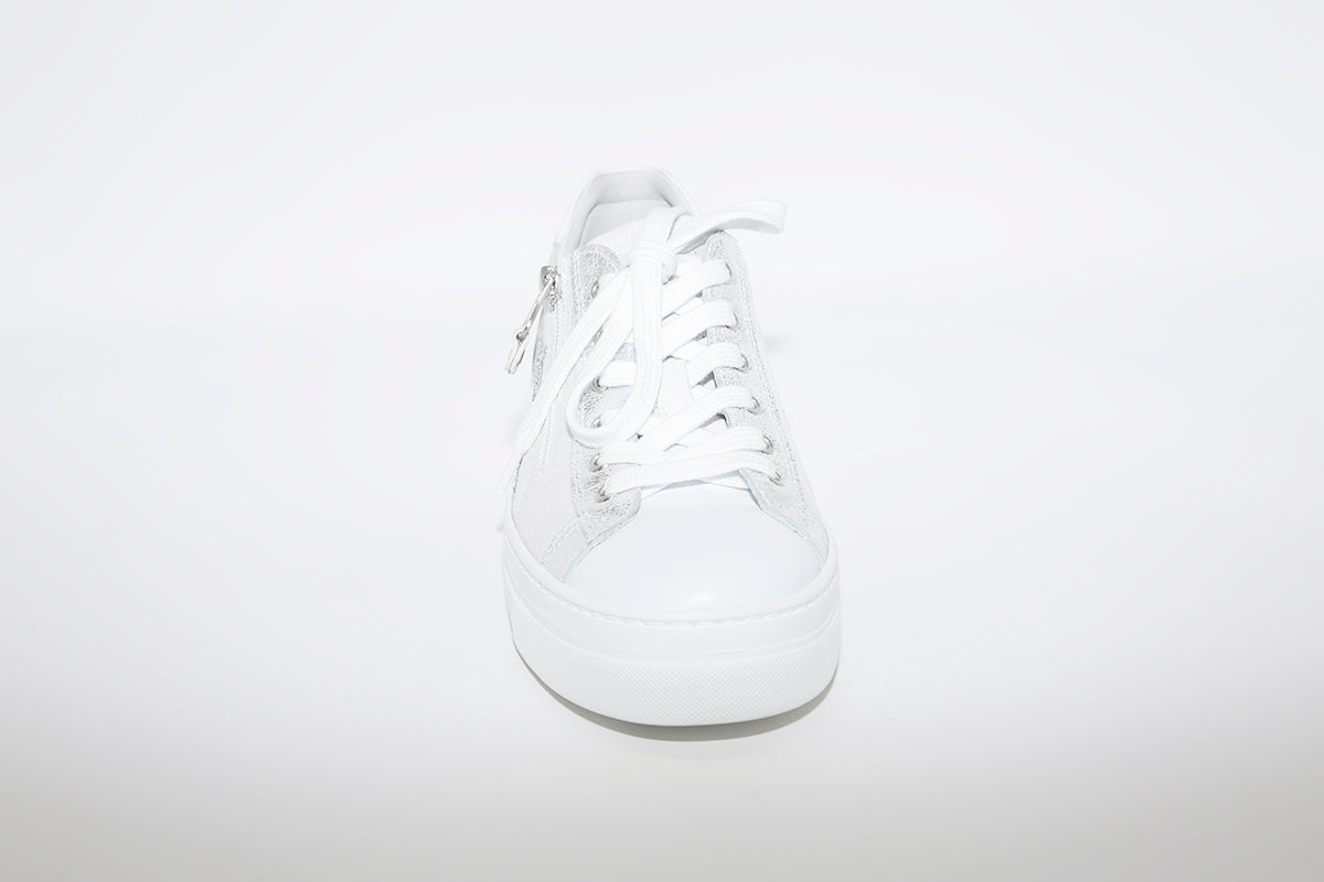 NeroGiardini - Laced Leather Sneakers - Silver/White