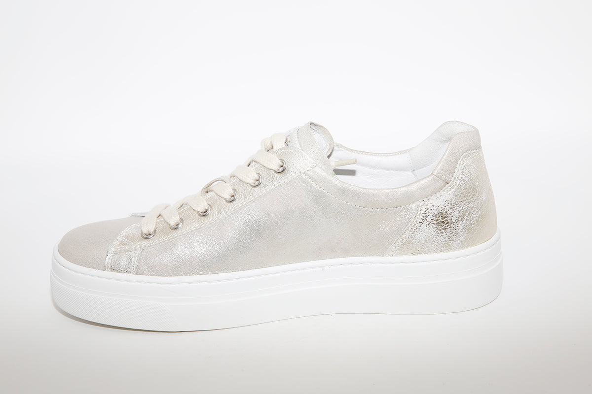 NeroGiardini - Laced Leather Sneakers - Beige/Gold