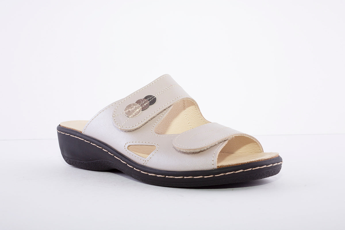 BELVIDA - LOW WEDGE VELCRO MULE - TAUPE/SILVER