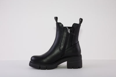 REFRESH 170139 CHUNKY LOW HEEL ZIP ANKLE BOOT - BLACK