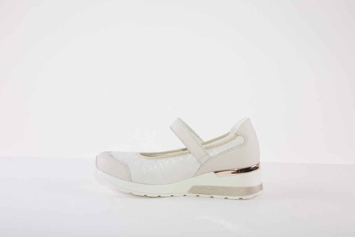 WALDLAUFER 939H32 201 H-CLARA LOW WEDGE STRAP SHOE - CREAM