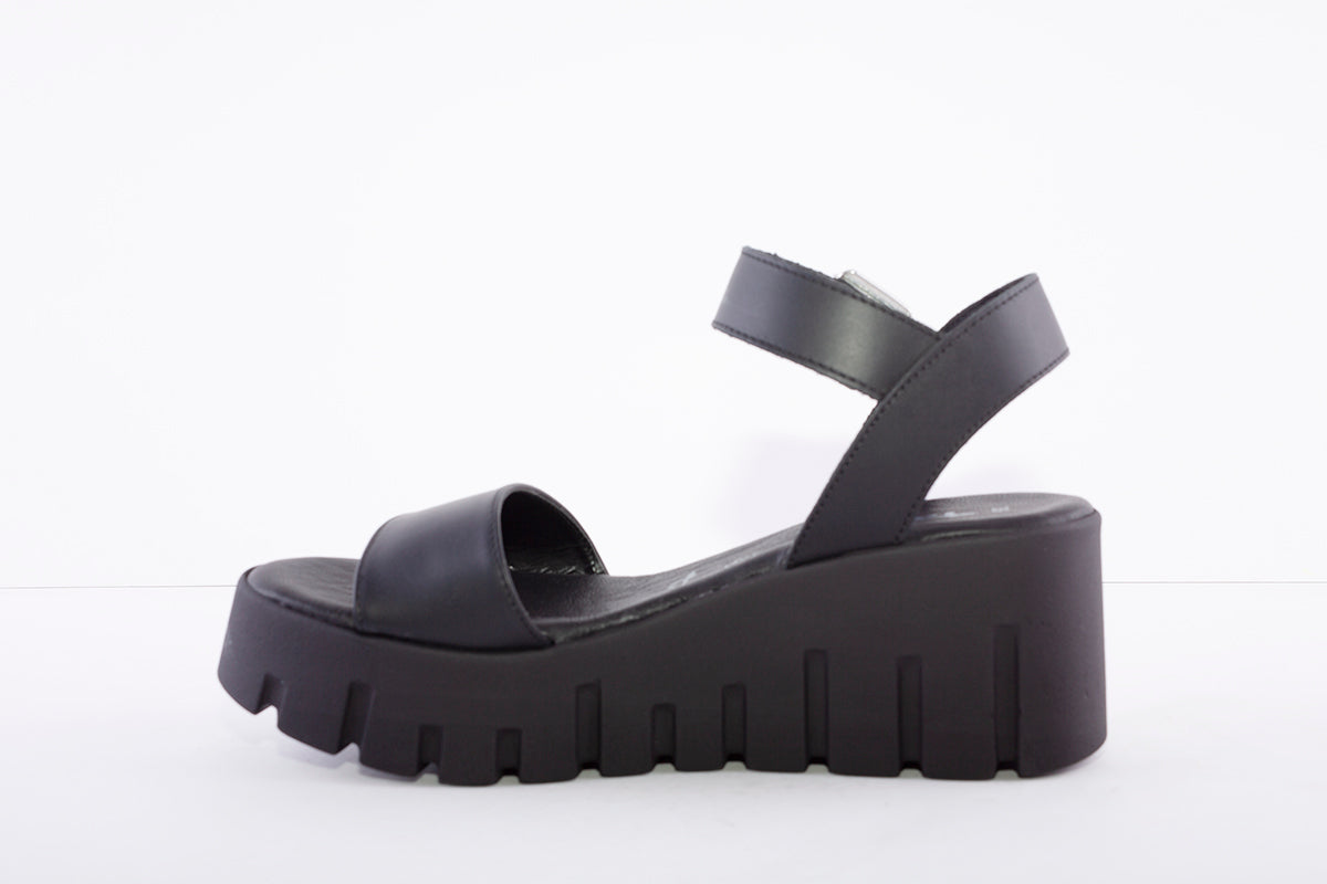 TAMARIS - PLATFORM WEDGE SANDAL - BLACK