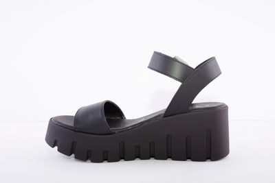 TAMARIS - PLATFORM WEDGE SANDAL - BLACK